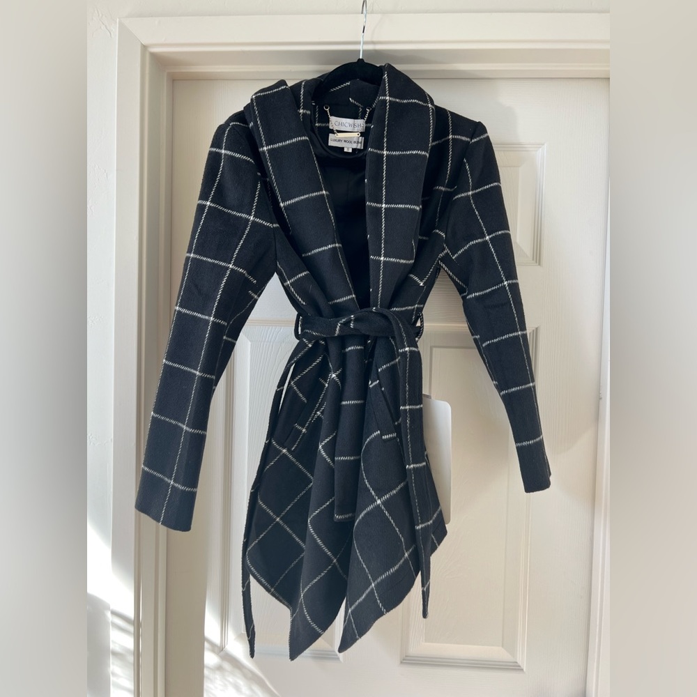 NWT Chickwish wool blend jacket. Large lapel, wrap coat size small
